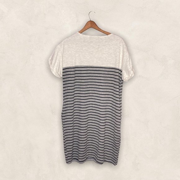 Doe & Rae Medium M ModCloth Gray‎ Cream Striped Pockets Mixed Media Knit Dress - Picture 2 of 4